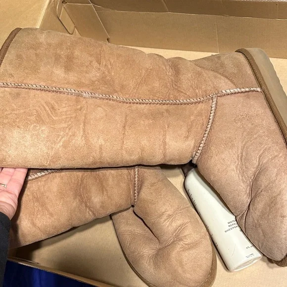 UGG Classic Chestnut Boots - Picture 2 of 11
